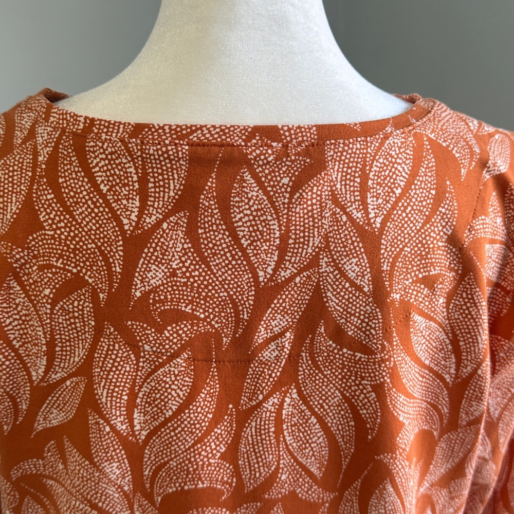 Chico’s Orange Leaf Print Women's Top SZ 1 - Picture 11 of 13